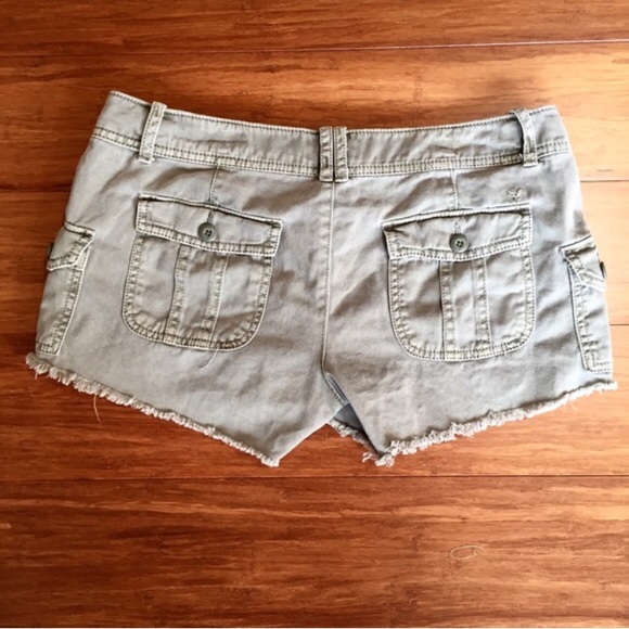 2011 AEO Army Green Cargo Short - Picture 2 of 6